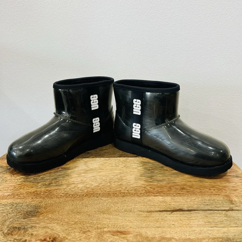 UGG Classic Clear Mini II Girls Size 5Y Black Casual Waterproof Ankle Rain Boots